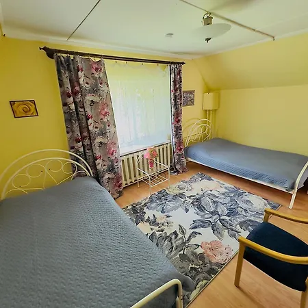 Δωμάτια σε οικογενειακή κατοικία Roosi Rannaküla