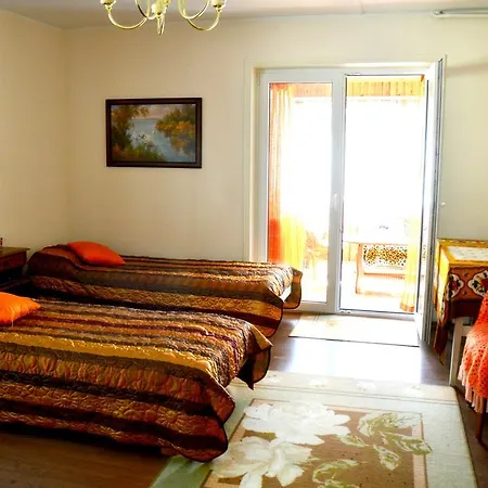 Kodumajutus Roosi Holiday Home *