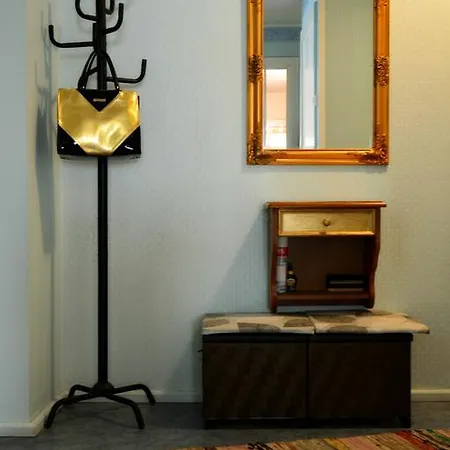 Δωμάτια σε οικογενειακή κατοικία Roosi *